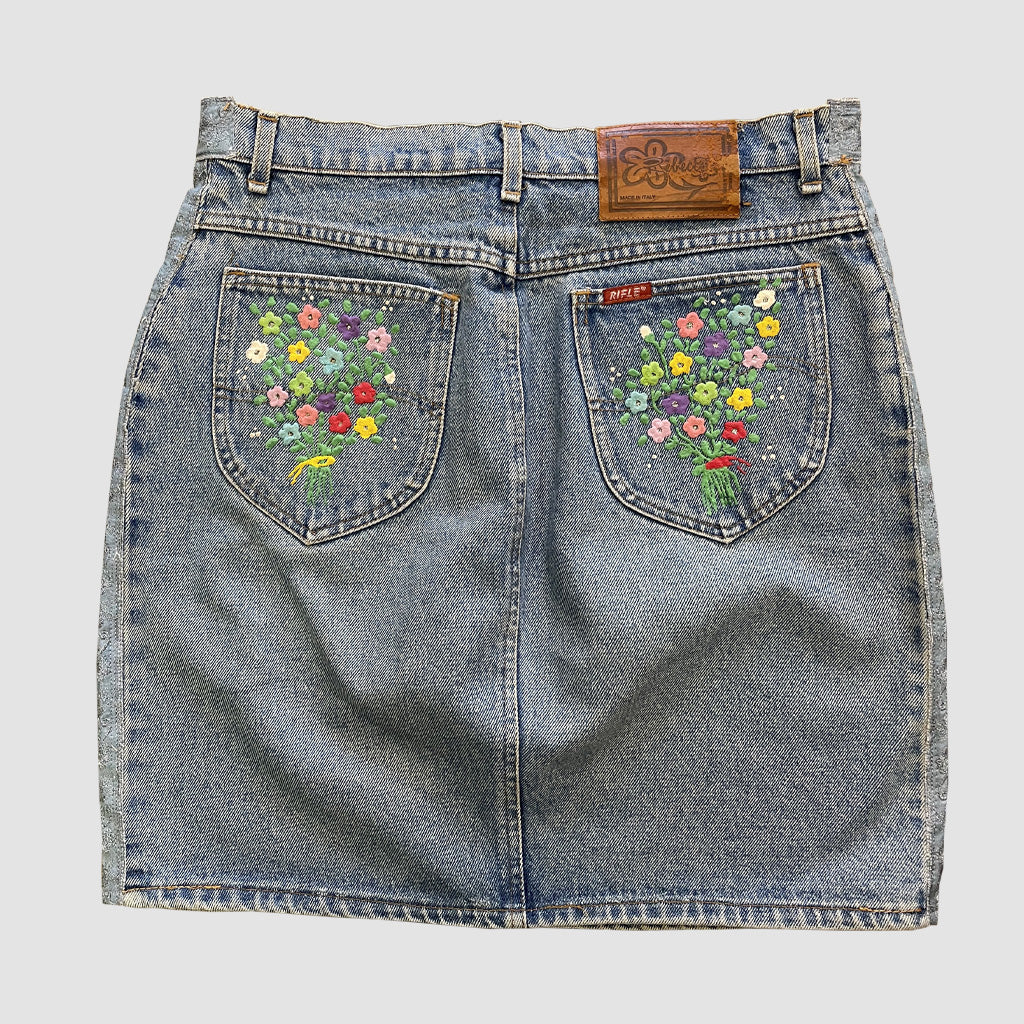 Vintage Miniskirt with little flowers details 1980s